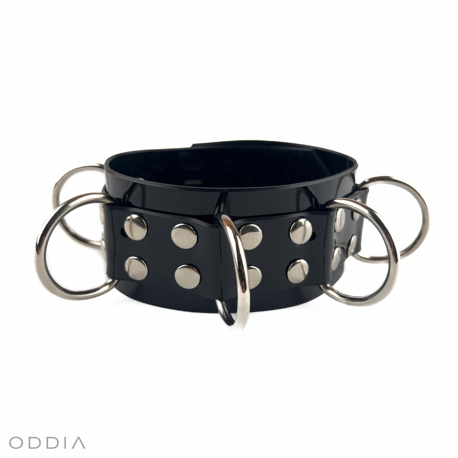 5 cm wide black BDSM collar with rings around its circumference