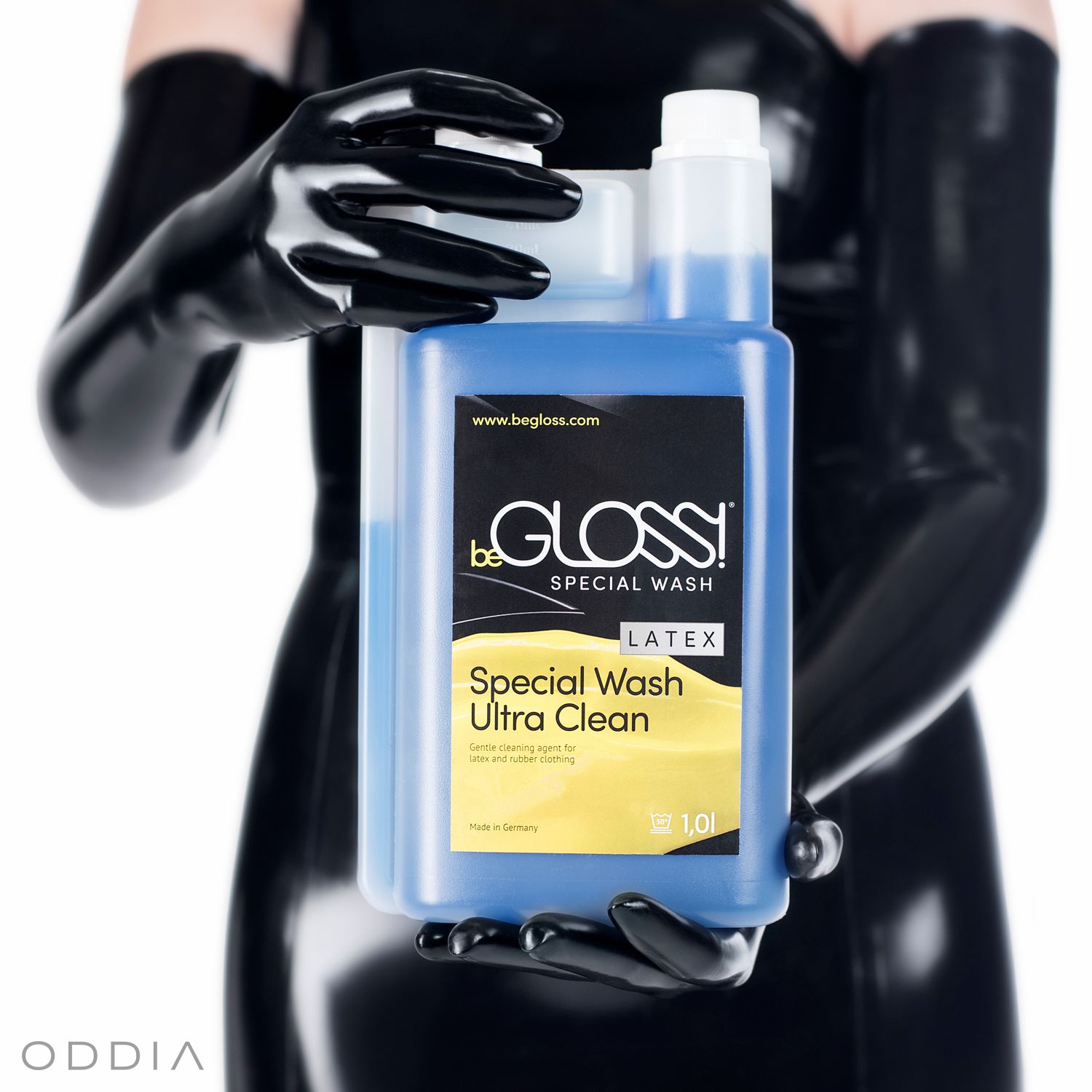 Laundry detergents for latex clothing
